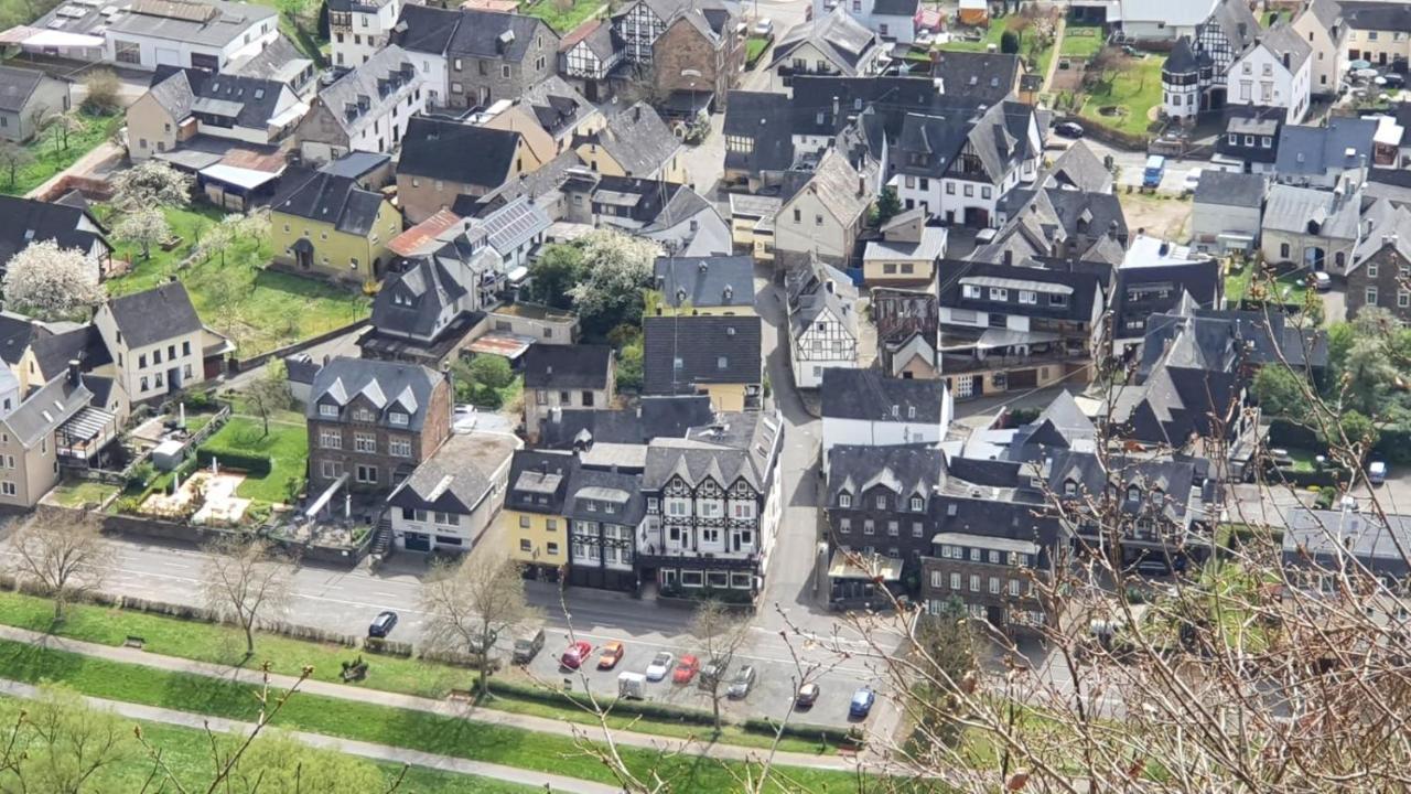 Hotel Zur Winzergenossenschaft Ernst Exterior foto