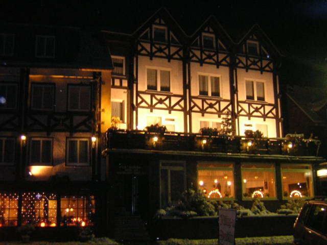 Hotel Zur Winzergenossenschaft Ernst Exterior foto