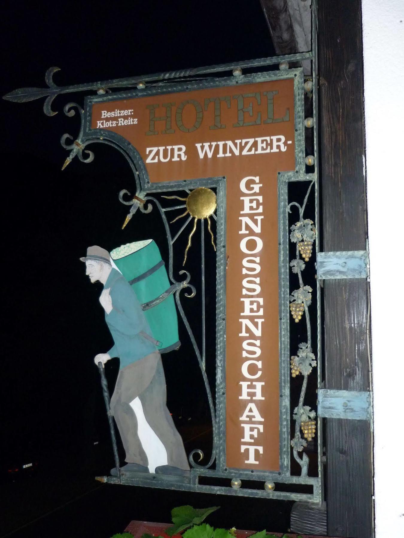 Hotel Zur Winzergenossenschaft Ernst Exterior foto